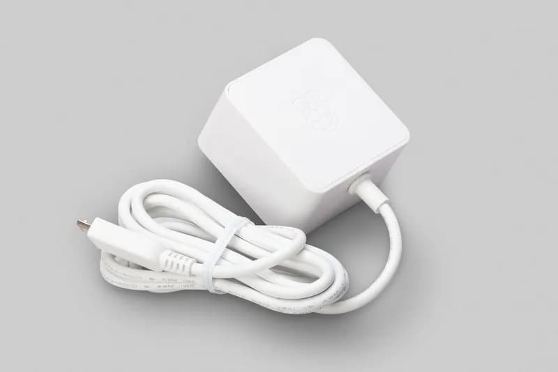 Блок питания Raspberry Pi® 15 Вт USB-C — белый