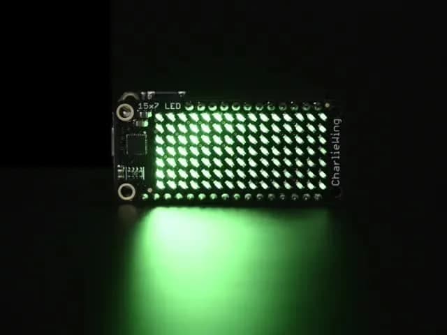 Adafruit 15x7 CharliePlex Светодиодный матричный дисплей FeatherWing - зеленый