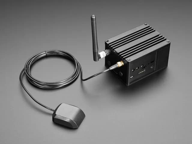 8-канальный комплект шлюза LoRa поставляется с Raspberry Pi, LoRa и GPS.