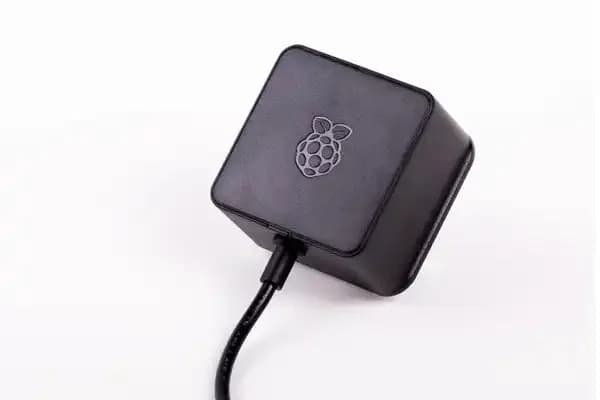Блок питания Raspberry Pi® 15 Вт USB-C — черный