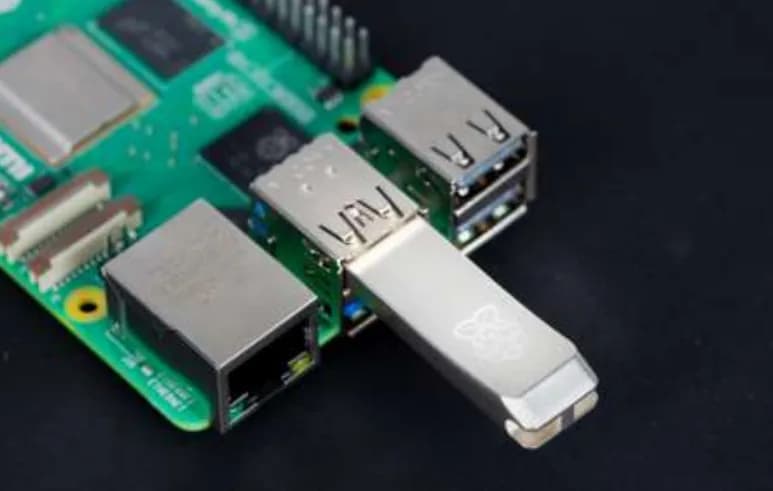 Флэш-накопитель Raspberry Pi® 256 ГБ USB 3.0
Флэш-накопители
