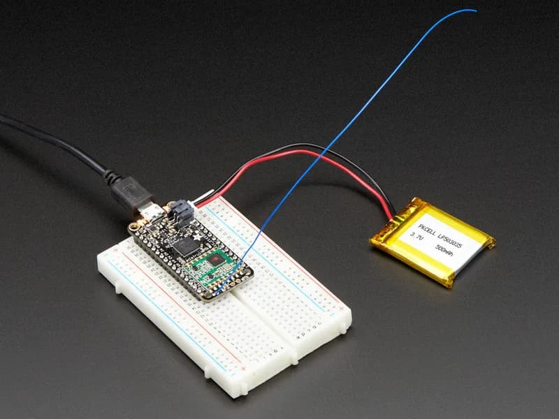 Adafruit Feather 32u4 с пакетной радиосвязью RFM69HCW - 433 МГц RadioFruit