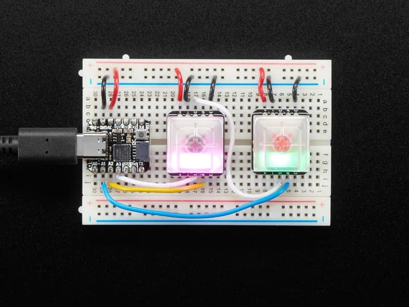 Розетка NeoKey для механических переключателей с ключом с NeoPixel для переключателей, совместимых с MX