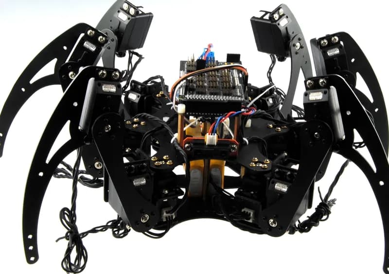 Изучите комплект робота Hexapod с 18 сервоприводами!