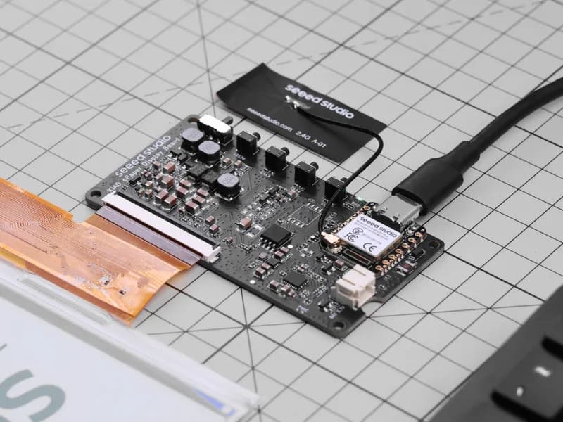 Плата дисплея XIAO ePaper EE02 для 13,3-дюймового Spectra™ 6 E-Ink