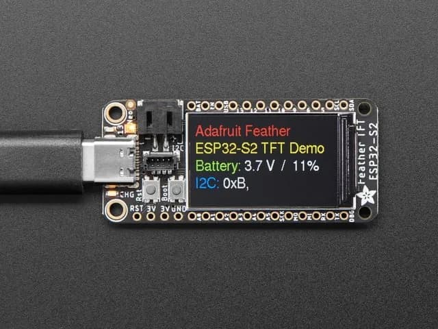 Adafruit ESP32-S2 TFT Feather — флэш-память 4 МБ, PSRAM 2 МБ, STEMMA QT