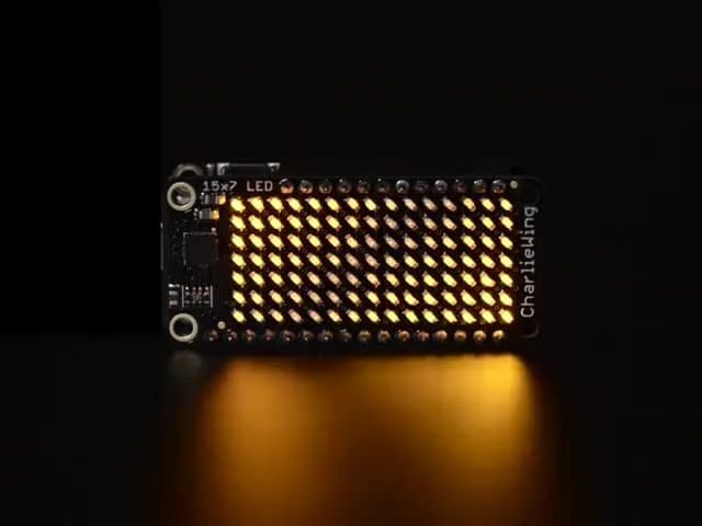 Adafruit 15x7 CharliePlex Светодиодный матричный дисплей FeatherWing Желтый
