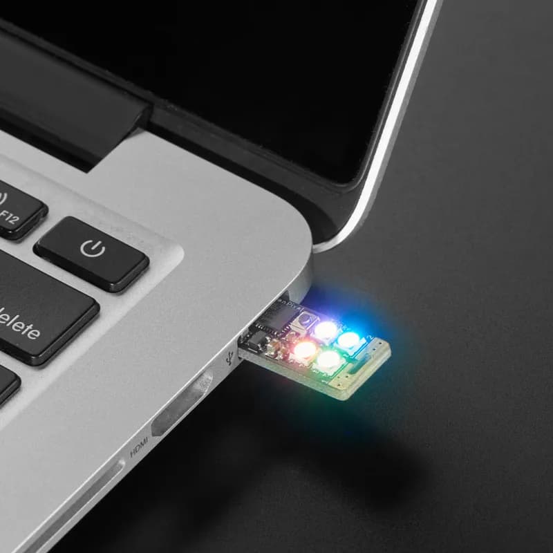 Adafruit Neo Trinkey — USB-ключ SAMD21 с 4 NeoPixel