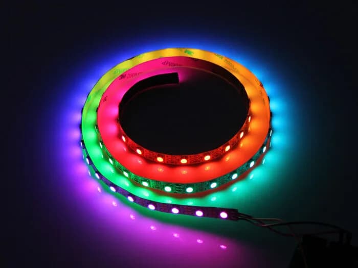 Цифровая RGB светодиодная гибкая лента 30 светодиодов - 1 метр